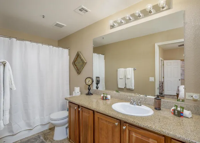 Heated Pool, Spa, Fitness Center, Location Apartment