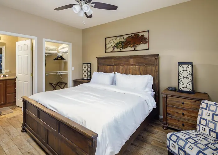 Heated Pool, Spa, Fitness Center, Location Apartment Scottsdale